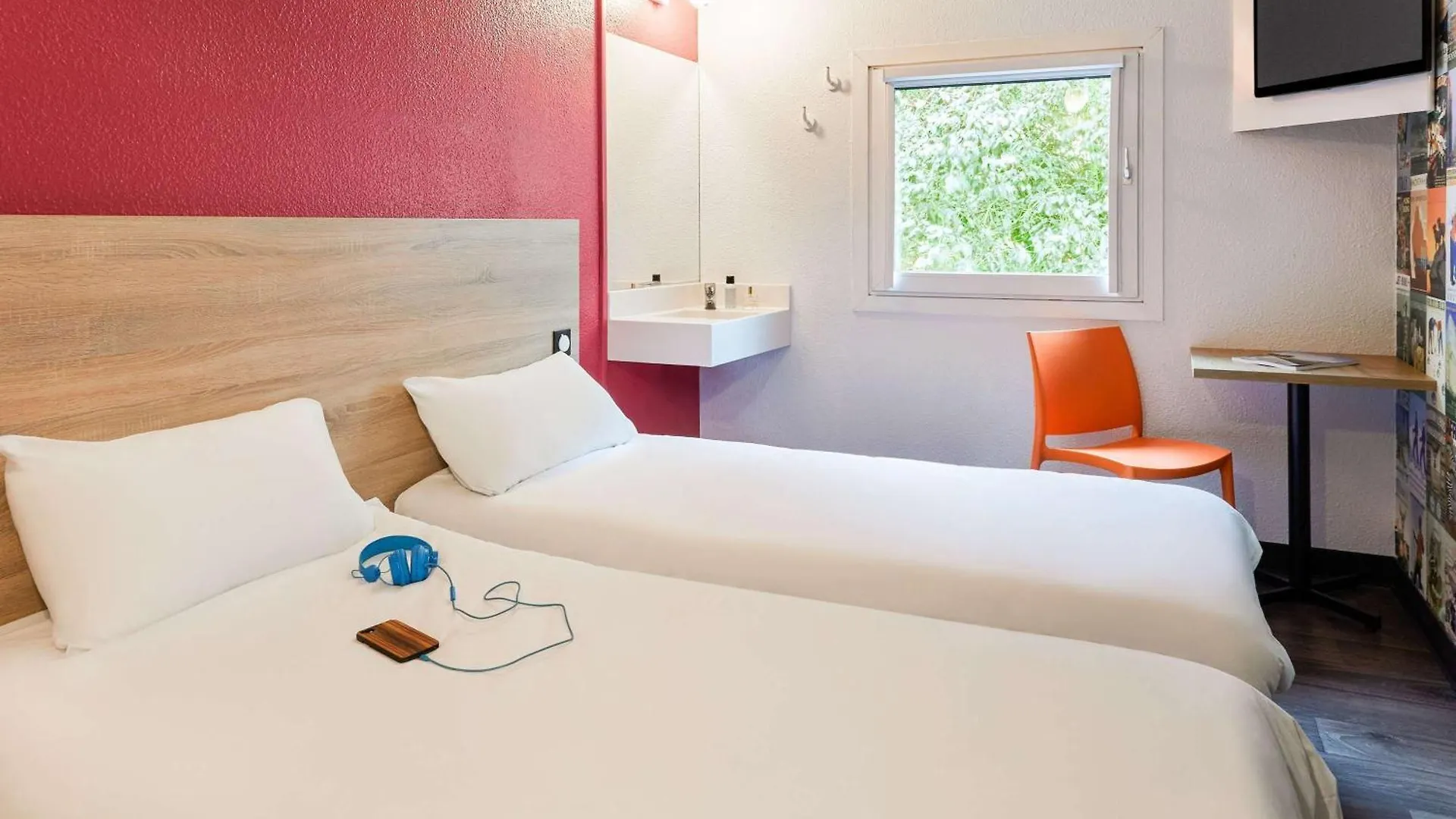 Hotel Hotelf1 Thonon Les Bains Est Marin